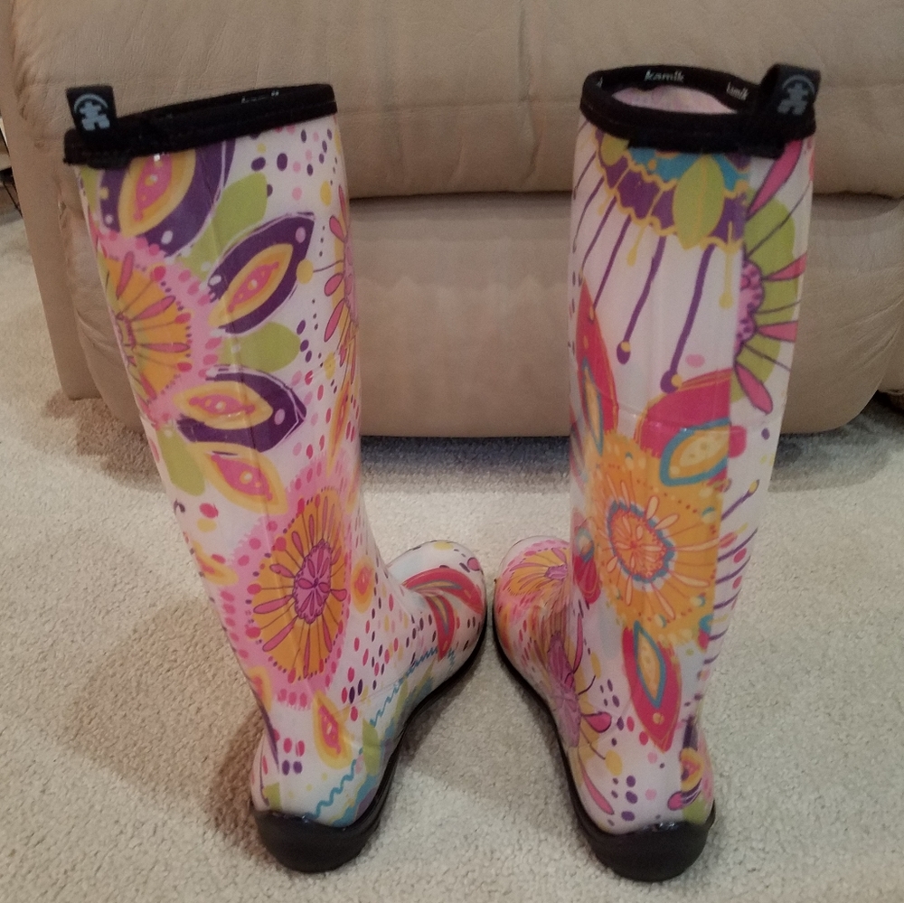 Kamik Rain Boots Tall Rubber Floral Print Water Proof Traction Sole Size 10 NWOT - Picture 13 of 15